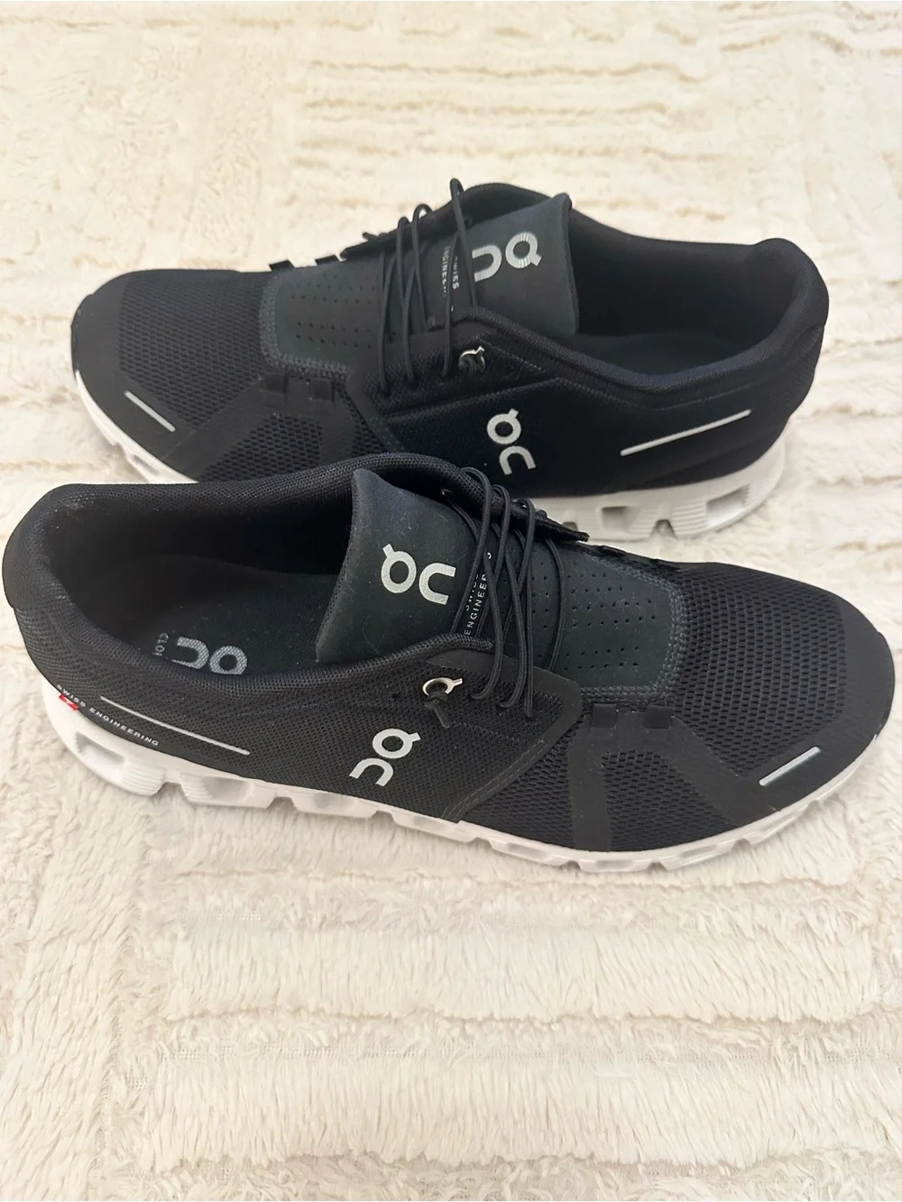 On Running Cloud Sneaker - Picture 3 of 10